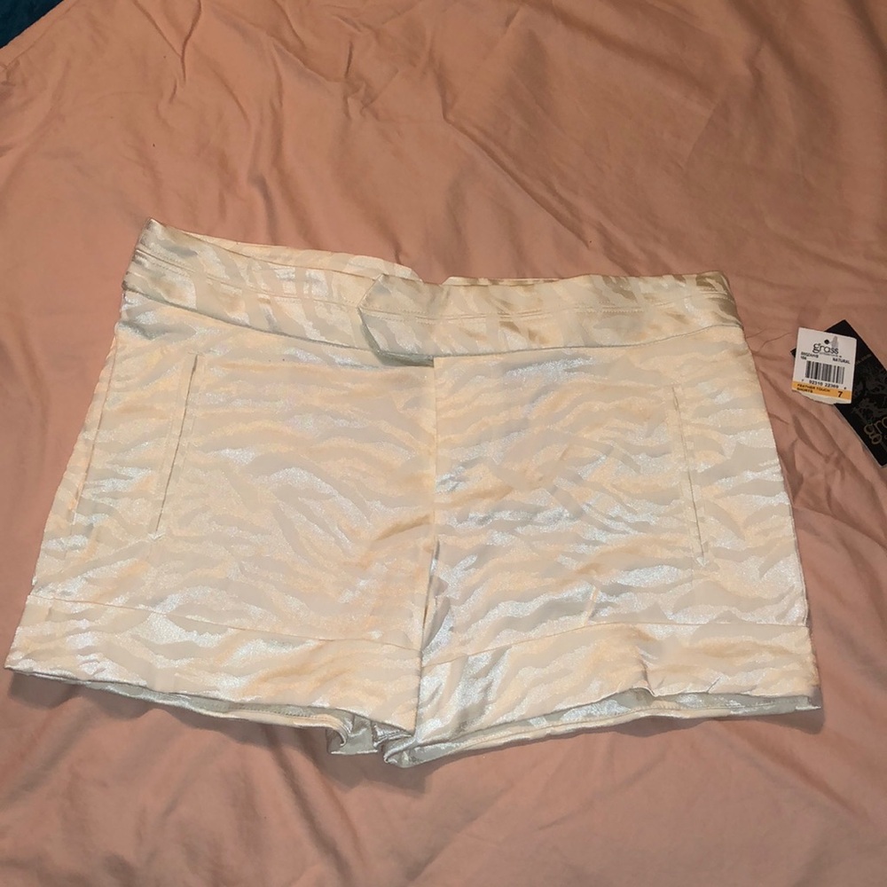 GRASS COLLECTION NWT ZEBRA PRINT IVY CUFF SHORTS